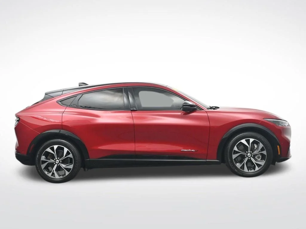 Used 2022 Red Metallic Ford Premium image 4