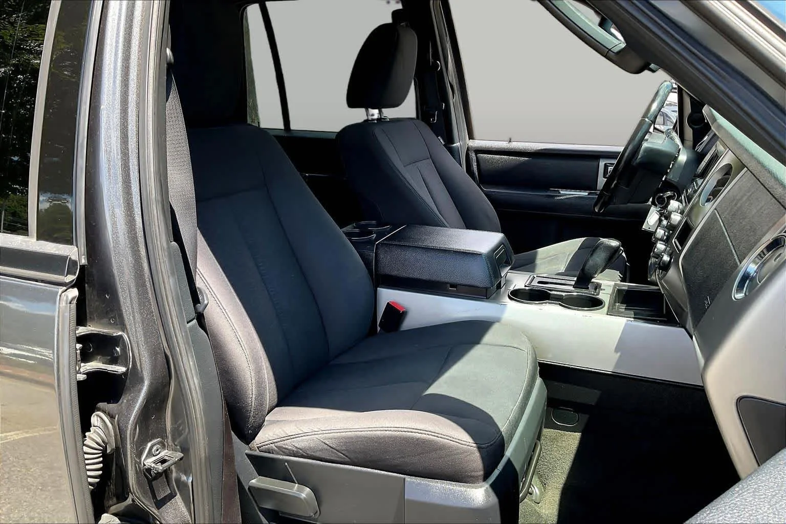 Used 2017 Magnetic Ford XLT image 9