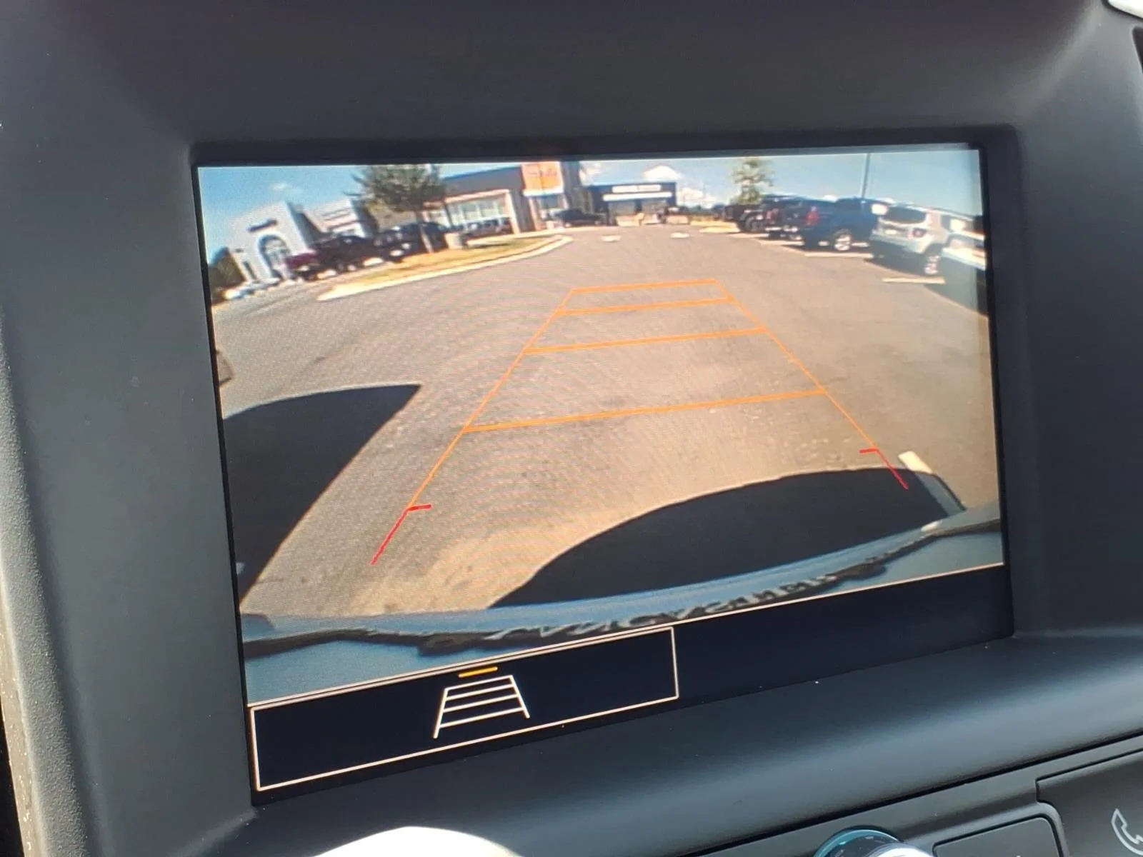 Used 2024 Summit White GMC SLE image 4