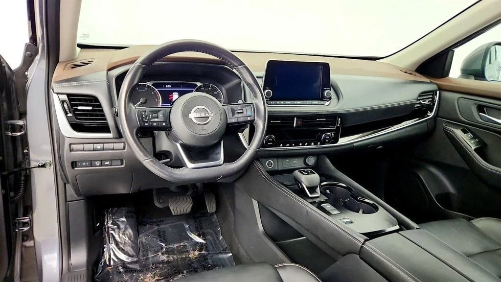 Used 2023 Gun Metallic Nissan FWD SL image 14