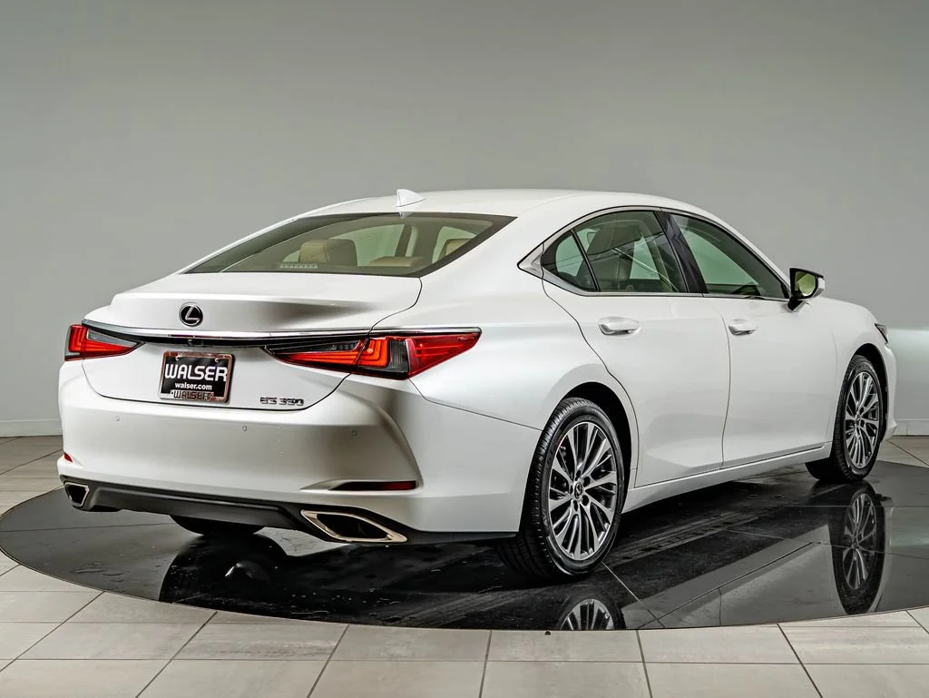 Used 2019 White Pearl Lexus 350 image 5