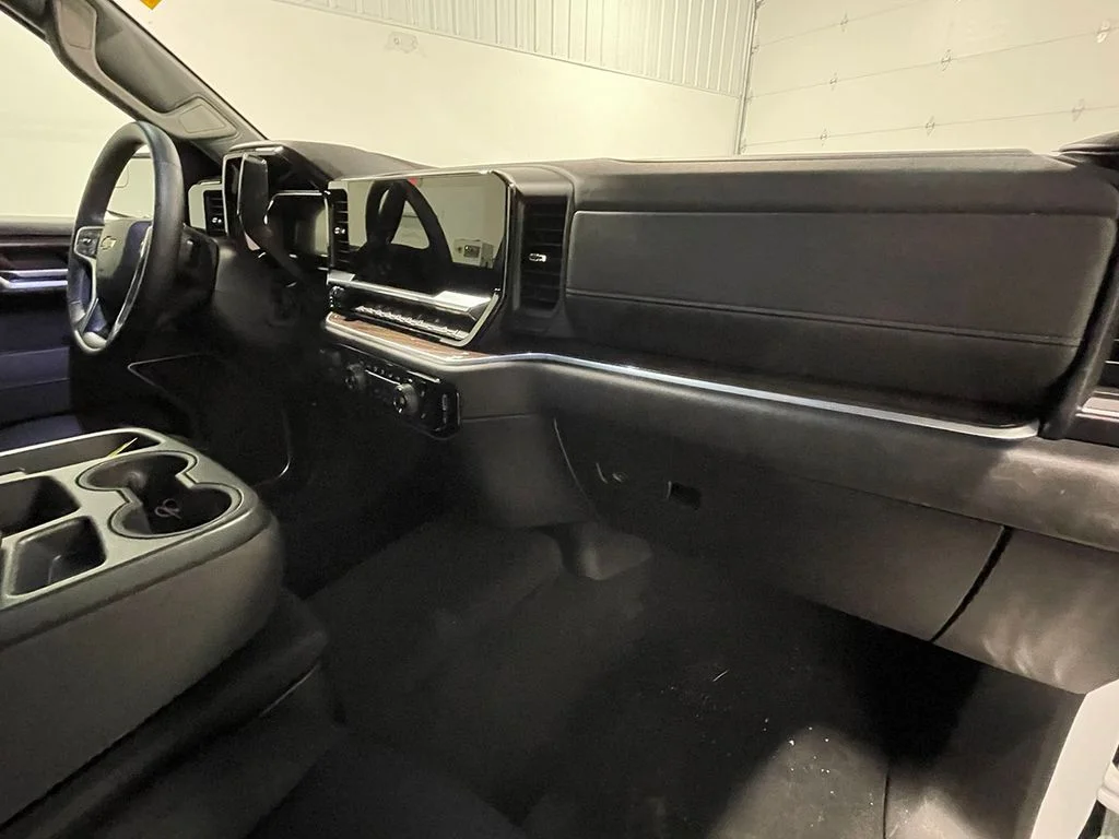 Used 2026 White Chevrolet LT image 25
