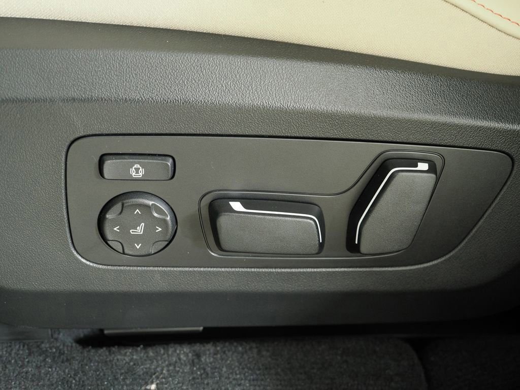 Certified Used 2025 Mineral White Metallic BMW 30 xDrive image 37