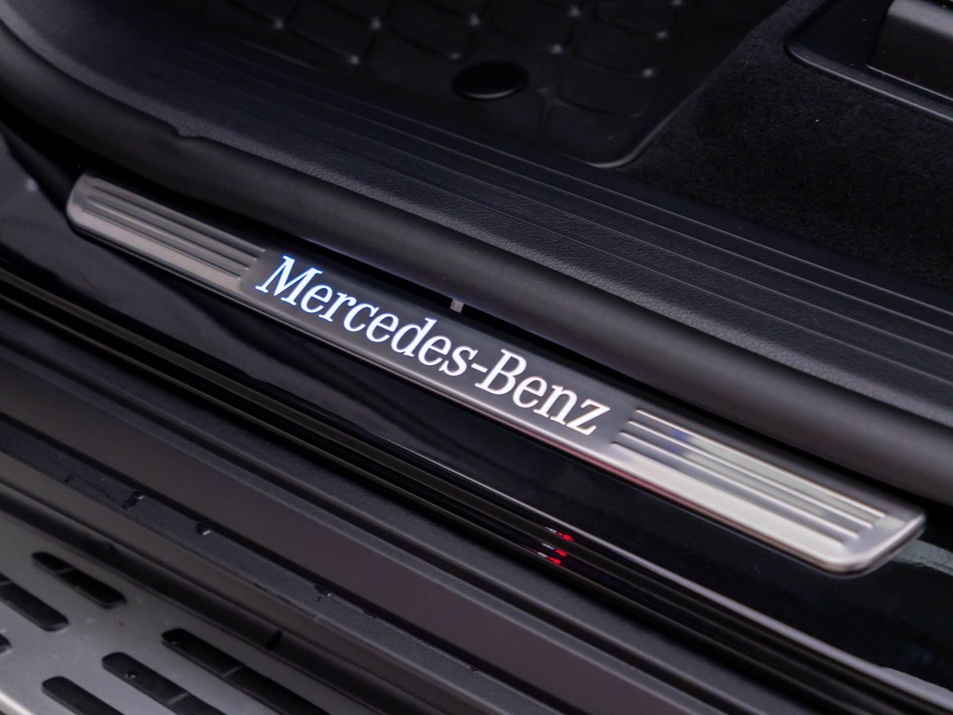 New 2026 Black Mercedes-Benz GLE 350 image 16