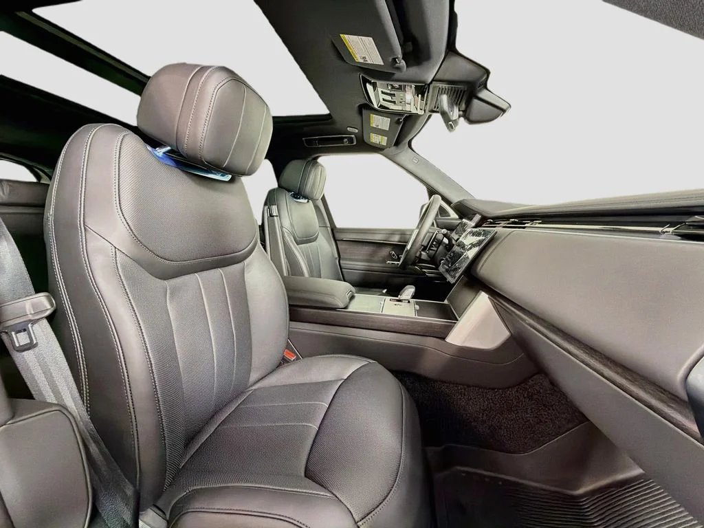 New 2026 Varesine Blue Land Rover SE image 30