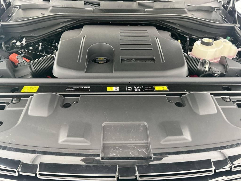 New 2026 Santorini Black Land Rover SE image 28