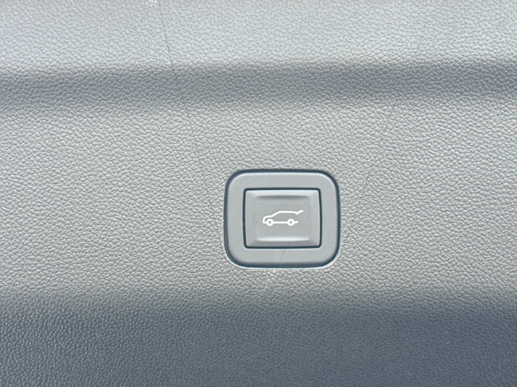 2026 GMC Yukon XL Denali - Photo 37