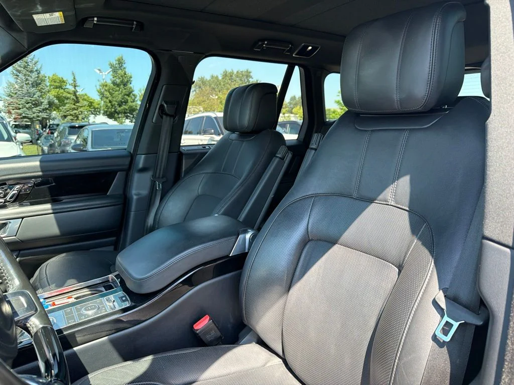 Used 2018  Land Rover 5.0L V8 Supercharged image 11
