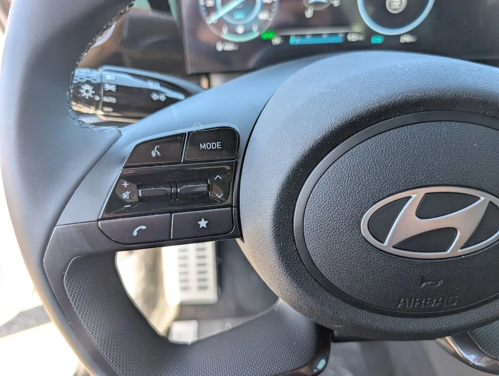 New 2025 White Hyundai SEL Sport image 16