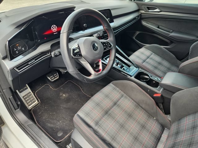 Used 2023  Volkswagen S image 8