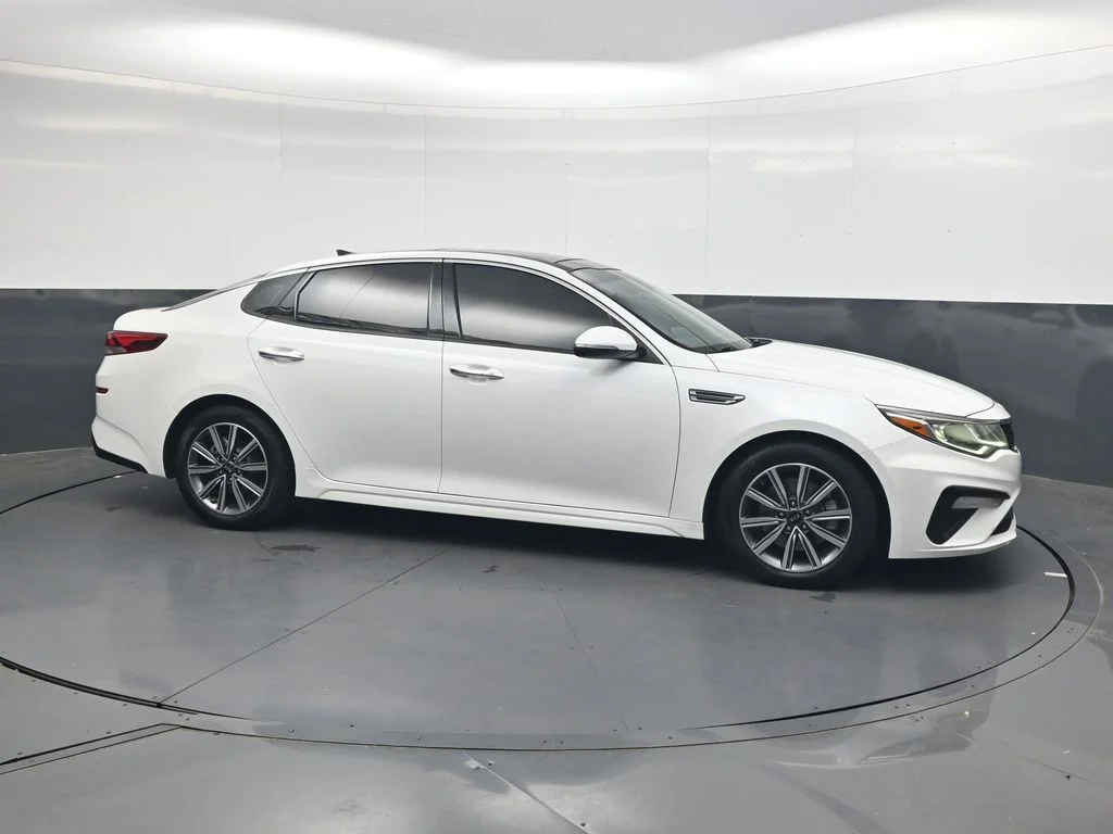 Used 2019 White Kia EX image 4