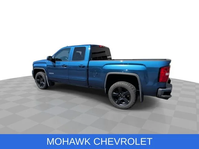 Used 2017 Blue GMC SLE image 6