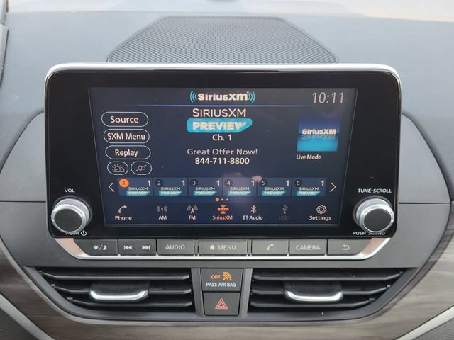 Used 2025 Gray Nissan SV image 18