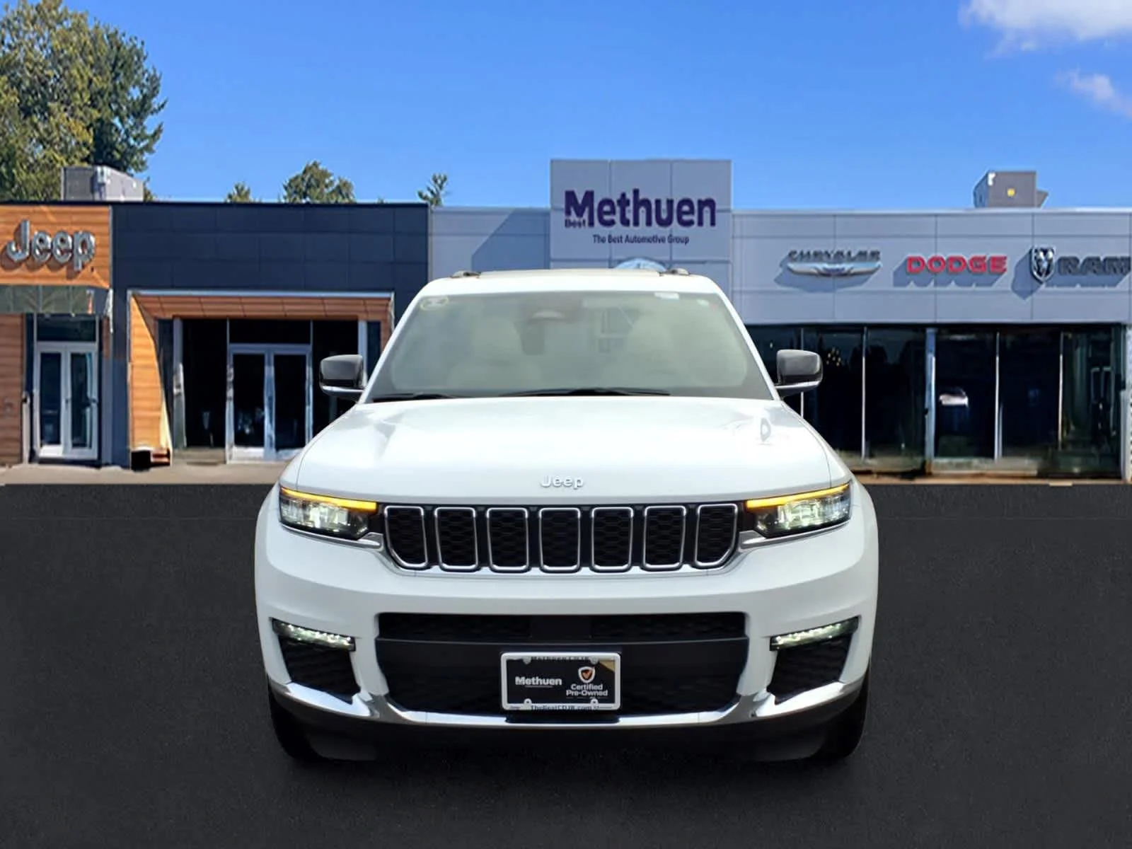 Used 2023 Bright White Clearcoat Jeep Limited image 8