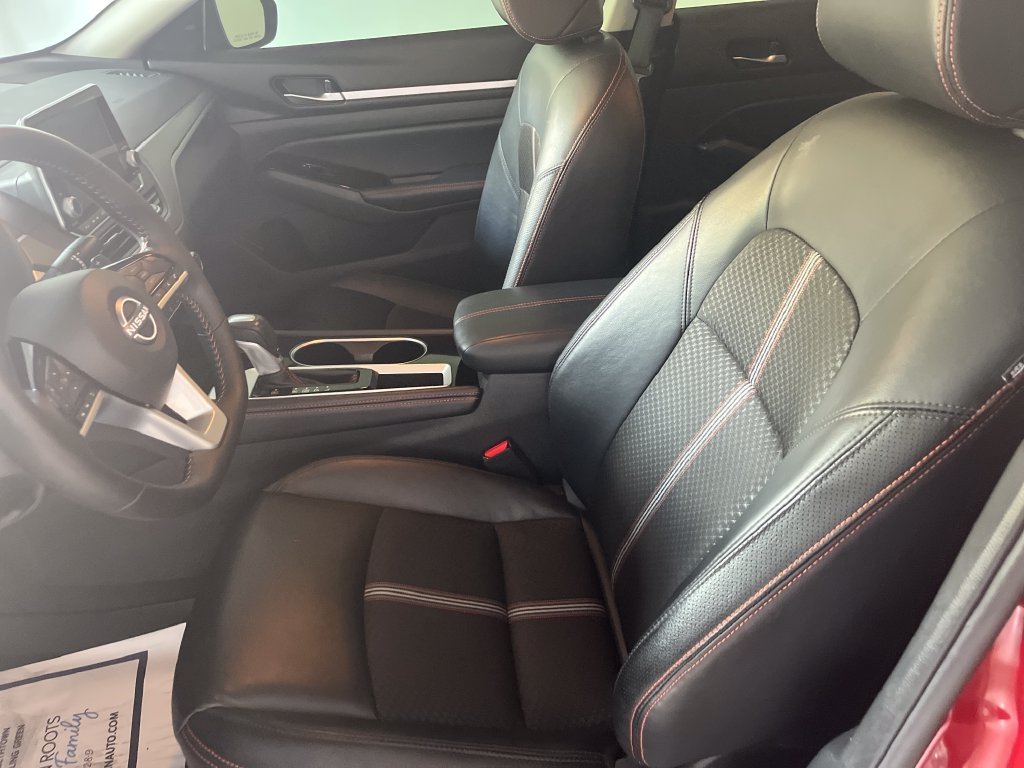 Used 2025 Red Nissan 2.5 SR image 12