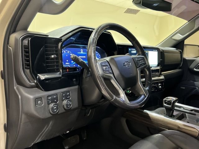 Used 2022 Beige Chevrolet LT Trail Boss image 9