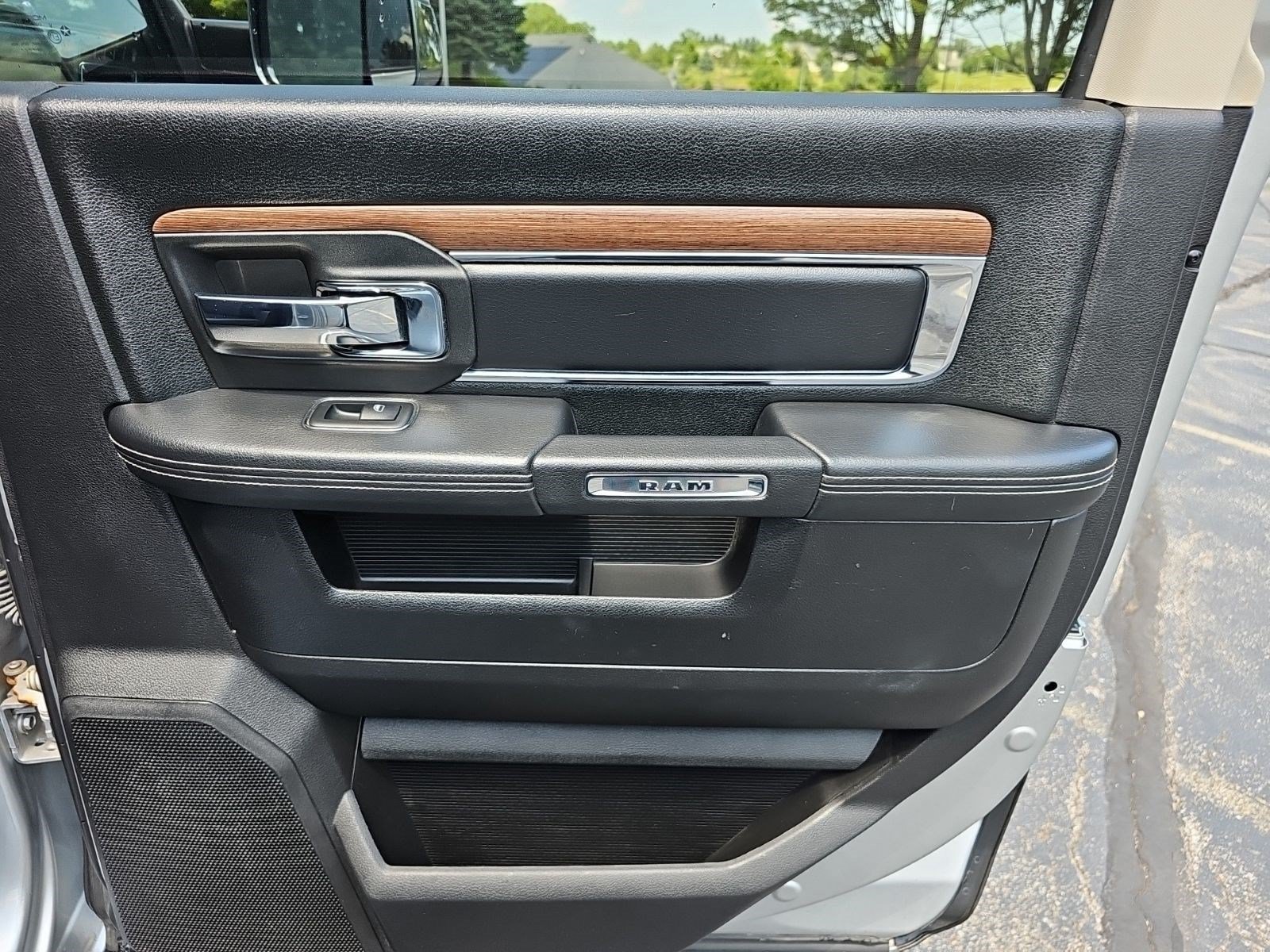 Used 2015 Bright Silver Metallic Clearcoat Ram Laramie image 15