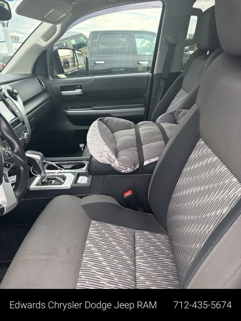 Used 2019 Black Toyota SR5 image 28