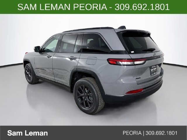 New 2027 Sting-Gray Clear-Coat Paint Jeep Laredo Altitude image 5