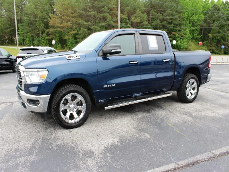2019 RAM 1500 Big Horn/Lone Star 4x4 Crew Cab 5'7's photo