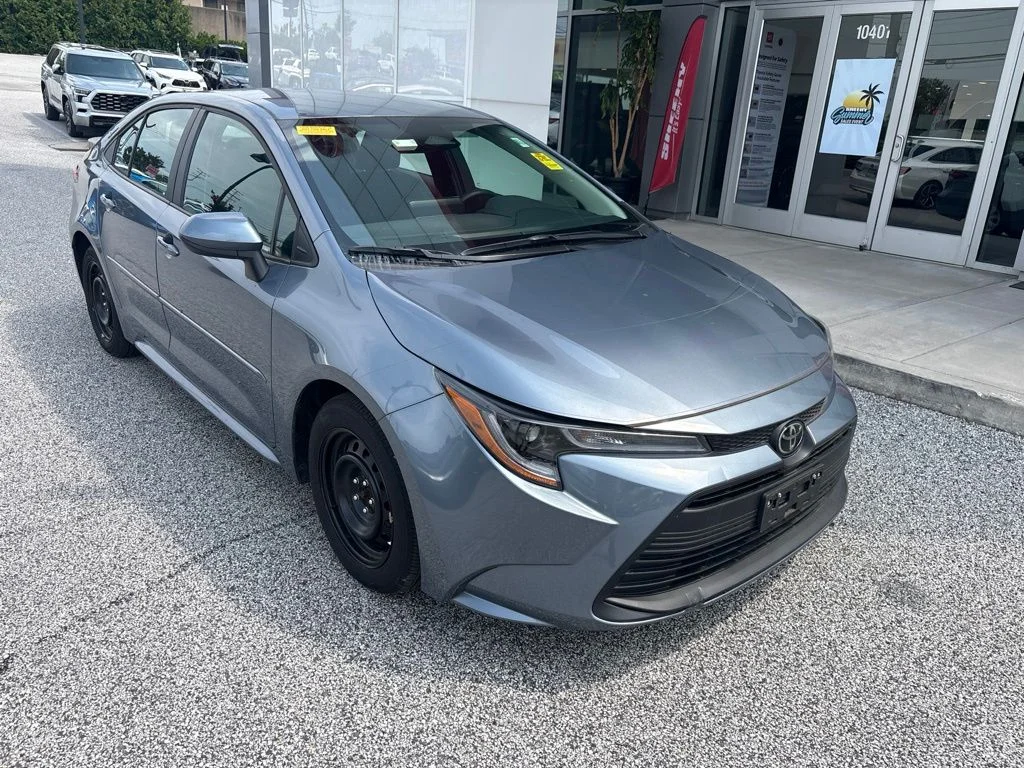 Used 2024  Toyota LE image 2
