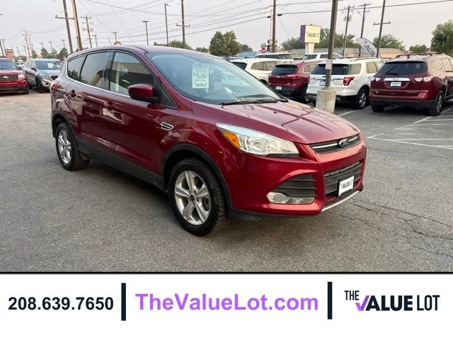 Used 2016 Red Ford SE image 2