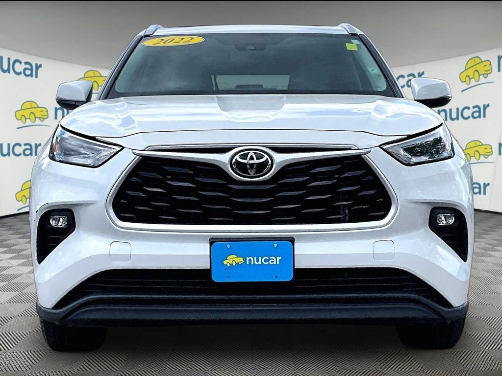 Used 2022 Beige Toyota XLE image 2