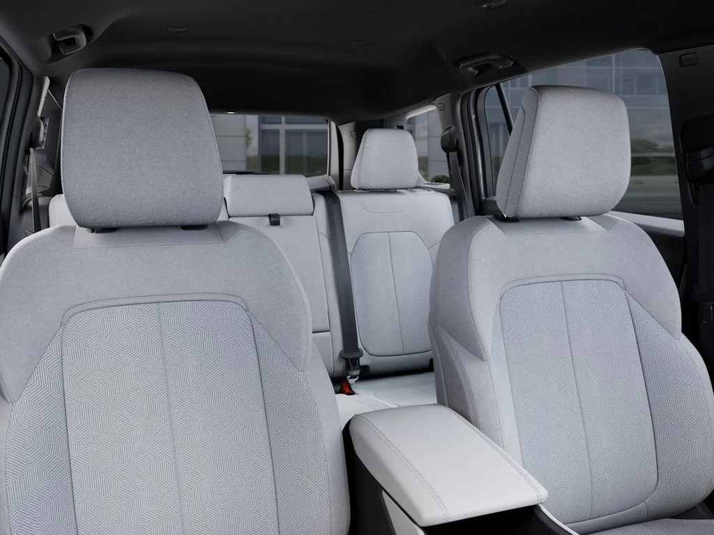 New 2026 Bright White Clear-Coat Exterior Paint Jeep Laredo image 27
