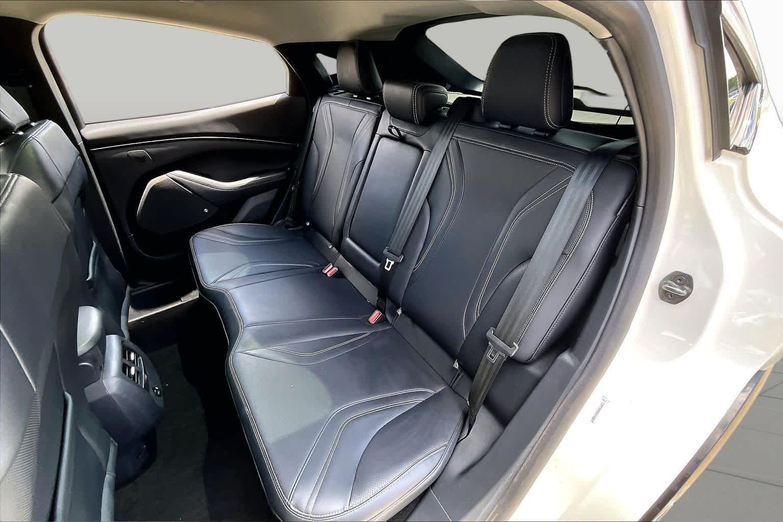 Used 2022 Star White Metallic Tri-Coat Ford Premium image 18