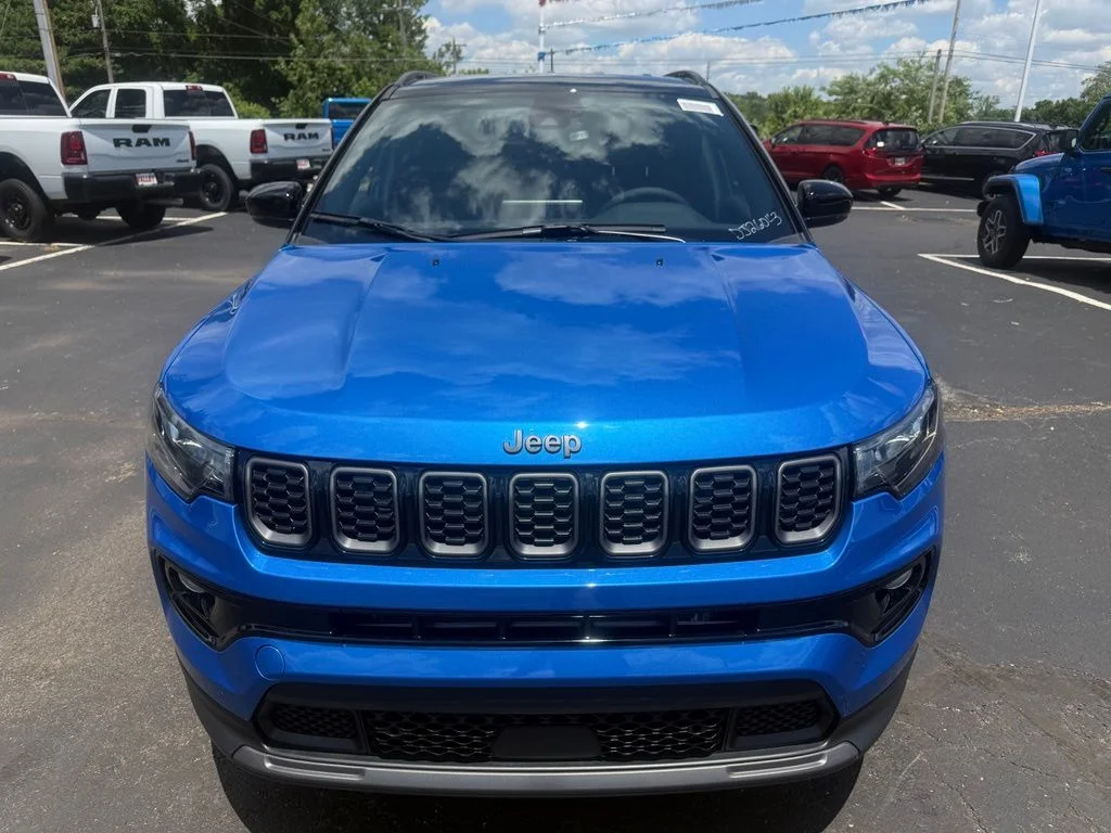 New 2026 Hydro Blue Pearl-Coat Exterior Paint Jeep Limited image 9