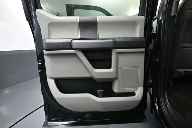Used 2018 Black Ford XLT image 26