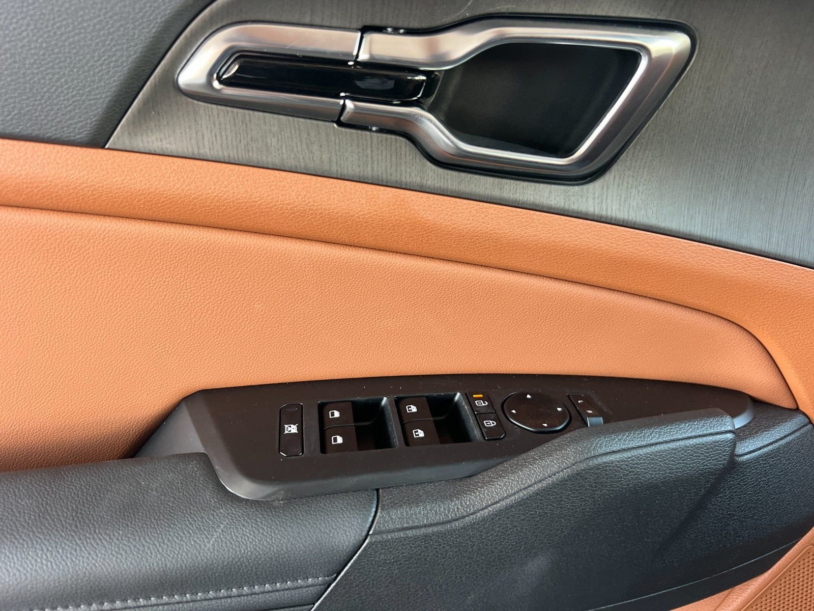 New 2026 Shadow Matte Gray Kia X-Line image 10