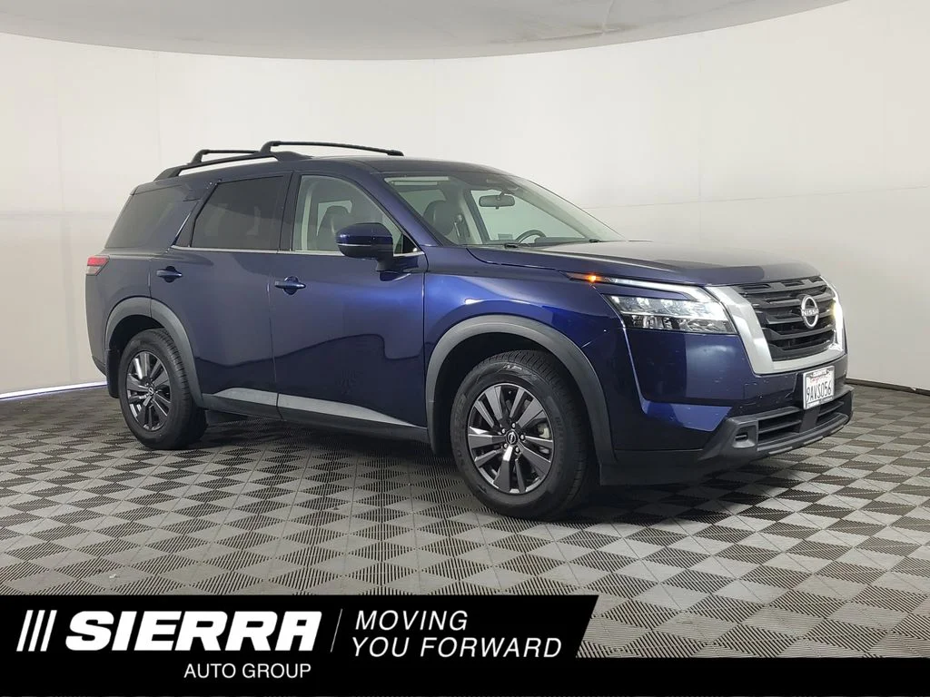2022 Nissan Pathfinder SV 2WD's photo