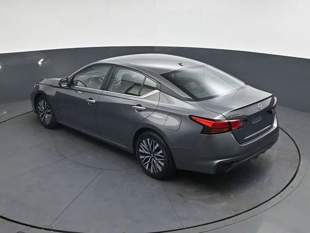 2025 Nissan Altima SV - Photo 26