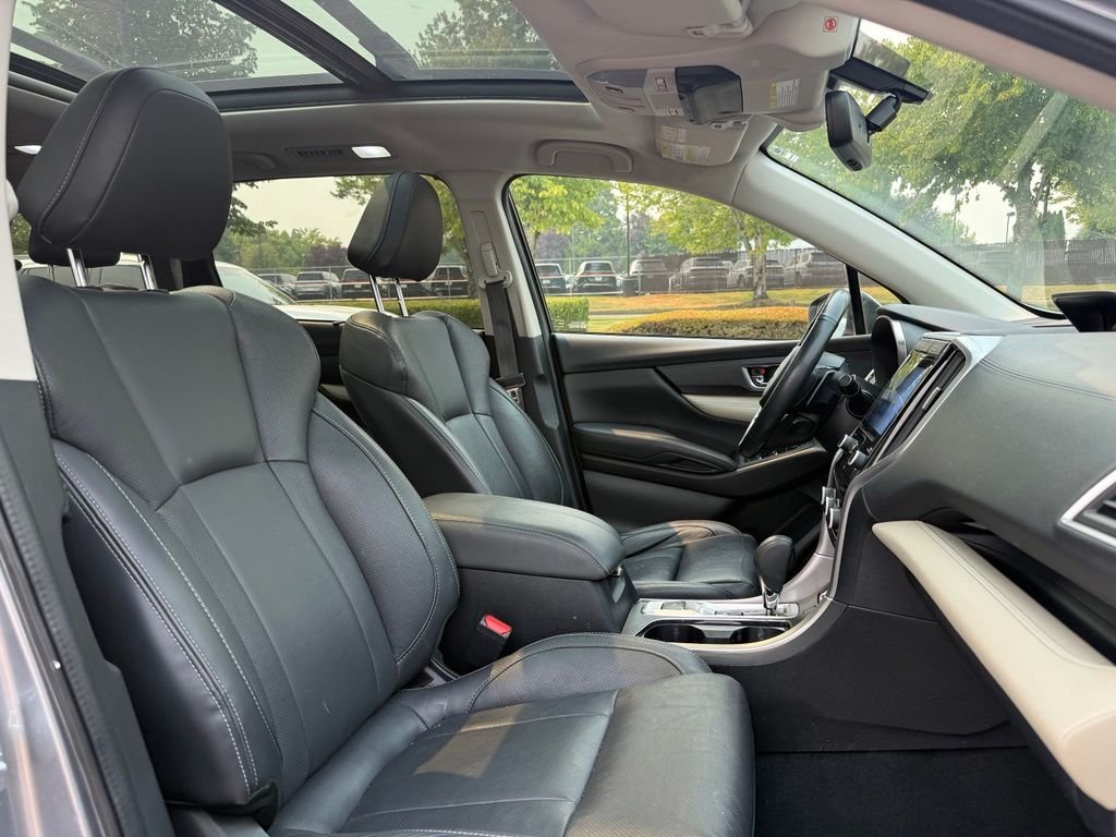 Used 2022 Ice Silver Metallic Subaru Limited image 24