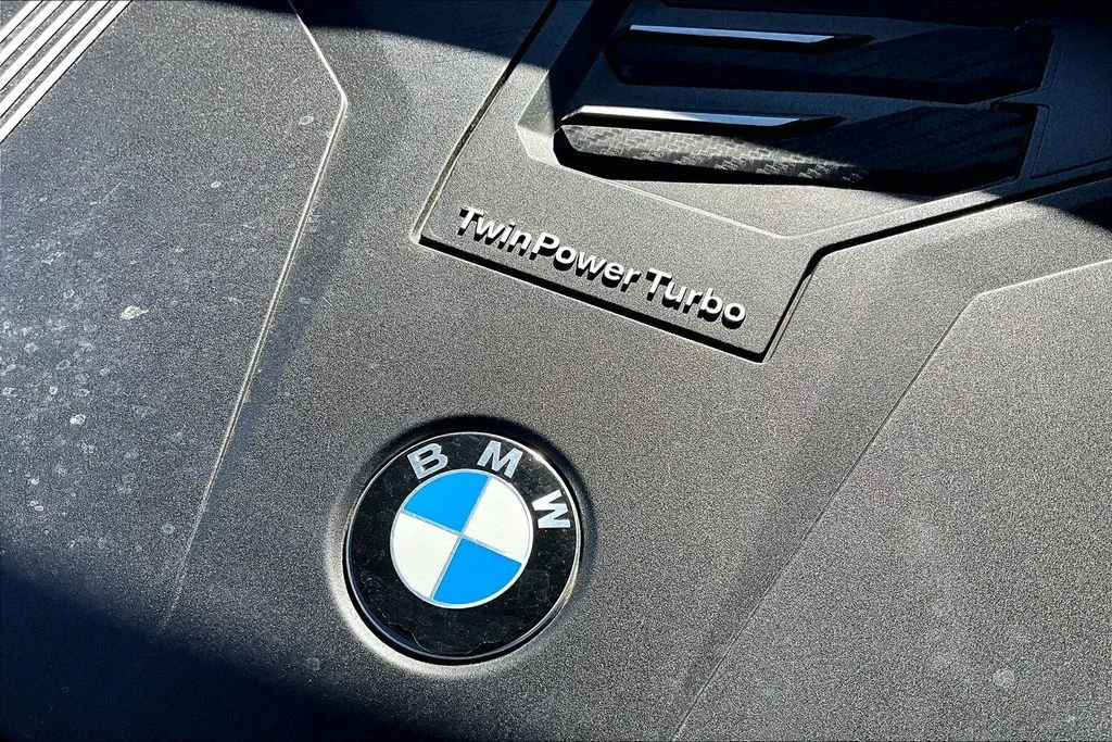 Used 2022 Gray BMW sDrive40i image 34