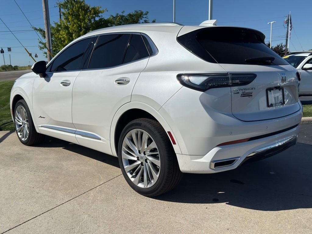 Used 2024 White Frost Tricoat Buick Avenir image 5