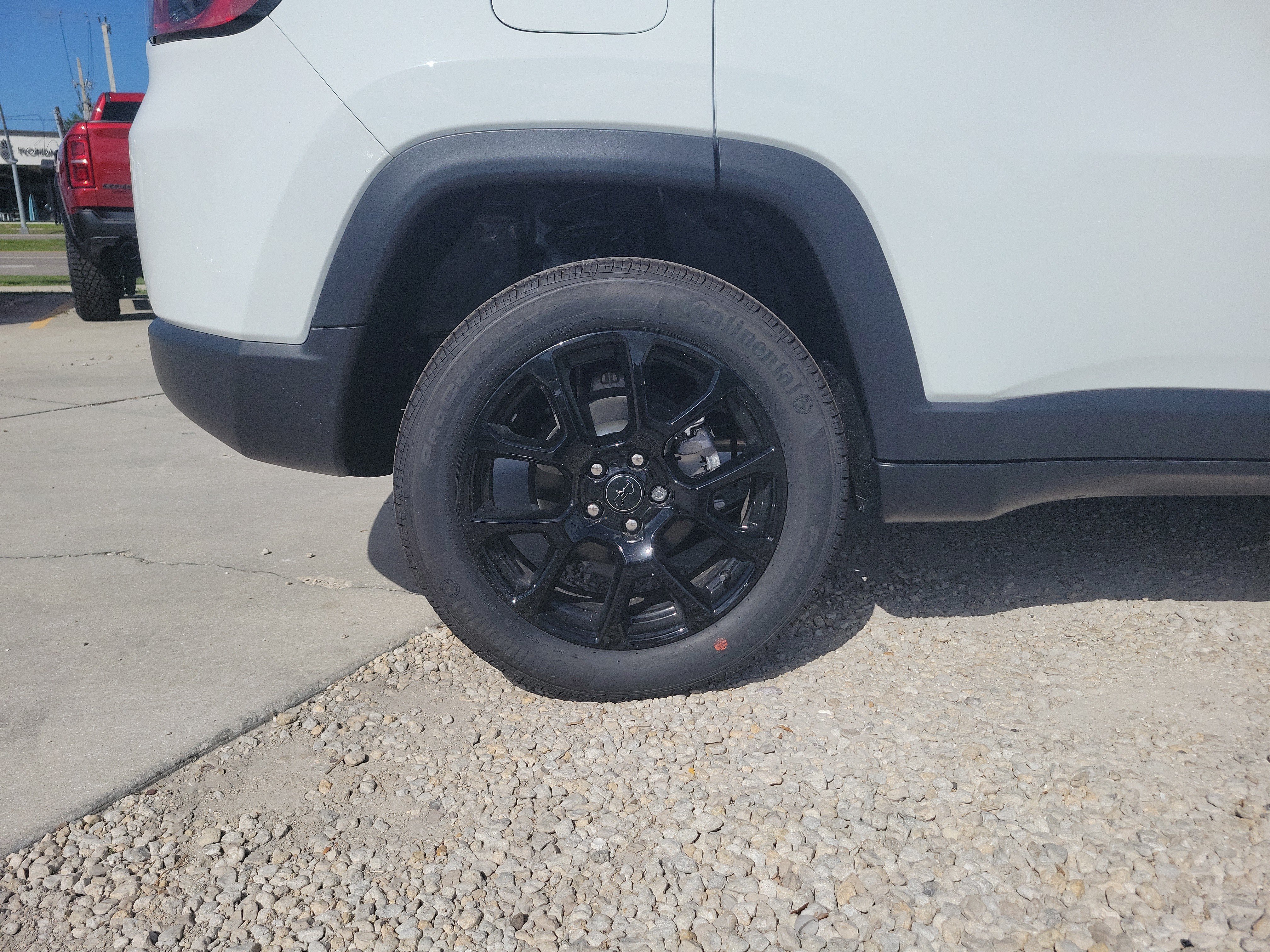 New 2026 Bright White Clearcoat Jeep Latitude Altitude image 8
