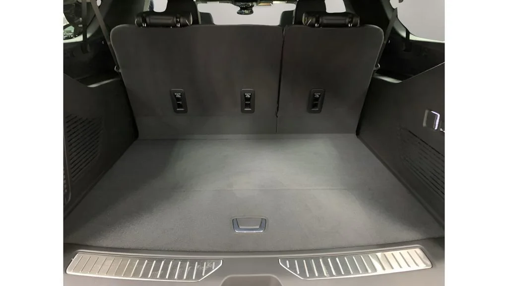 2026 Chevrolet Suburban Premier - Photo 28
