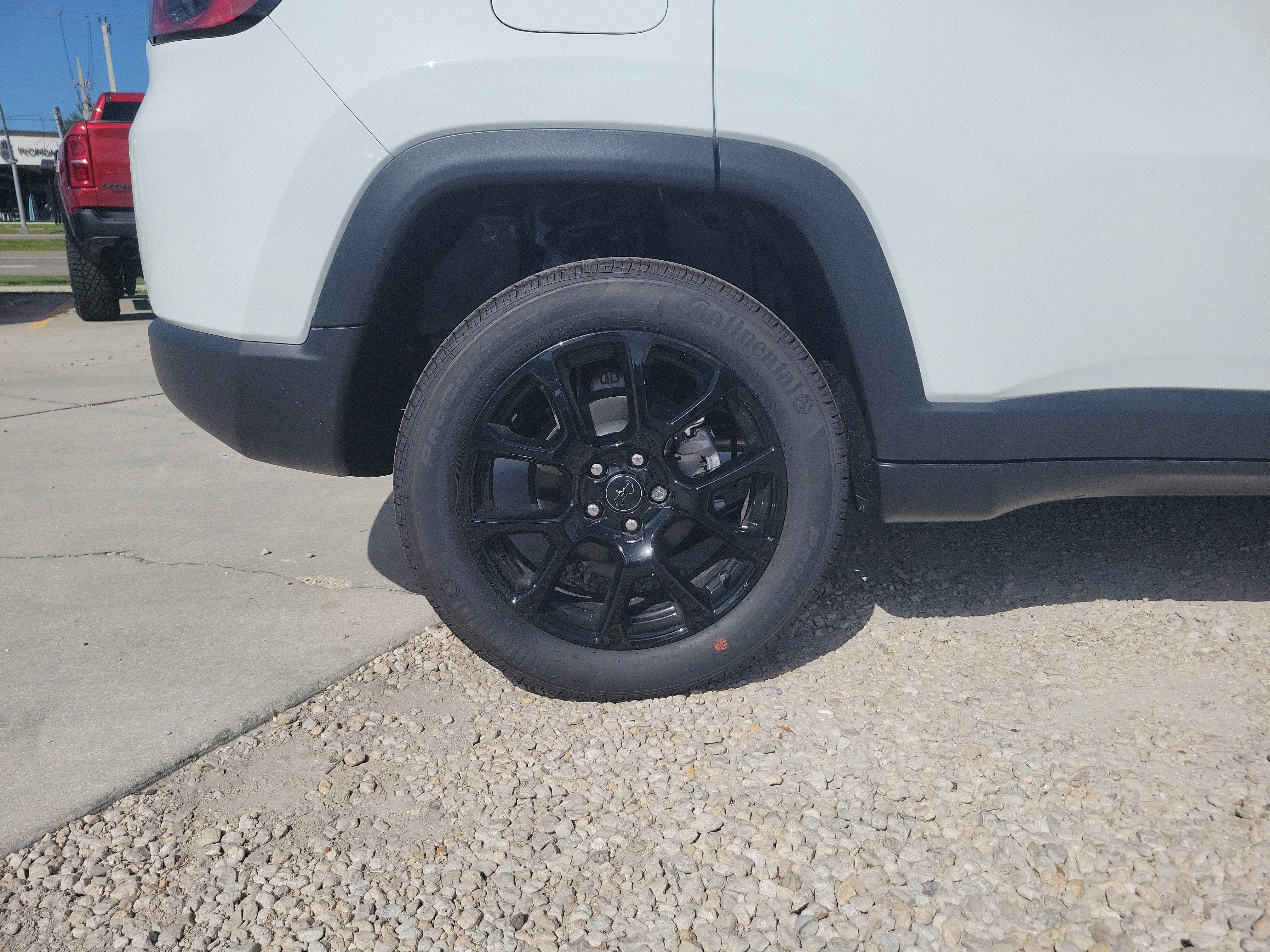 New 2026 Bright White Clearcoat Jeep Latitude Altitude image 8