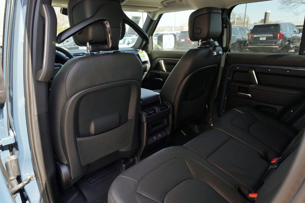 Certified Used 2026 Blue Land Rover X-Dynamic SE image 29