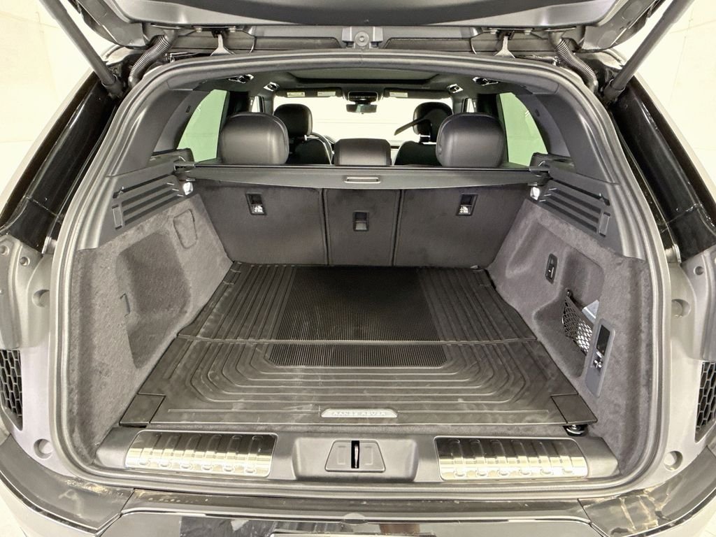 New 2026 Santorini Black Land Rover Dynamic SE image 27