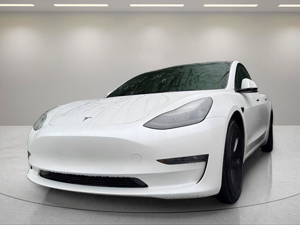 Used 2023  Tesla  image 2
