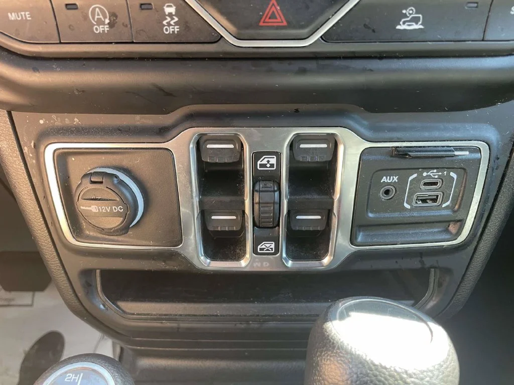 Used 2023 Firecracker Red Clearcoat Jeep Sport S image 16