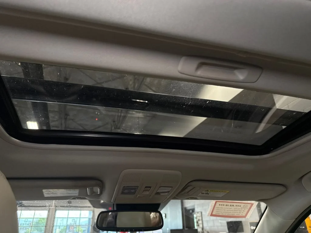 Used 2018 White Mazda Touring image 12