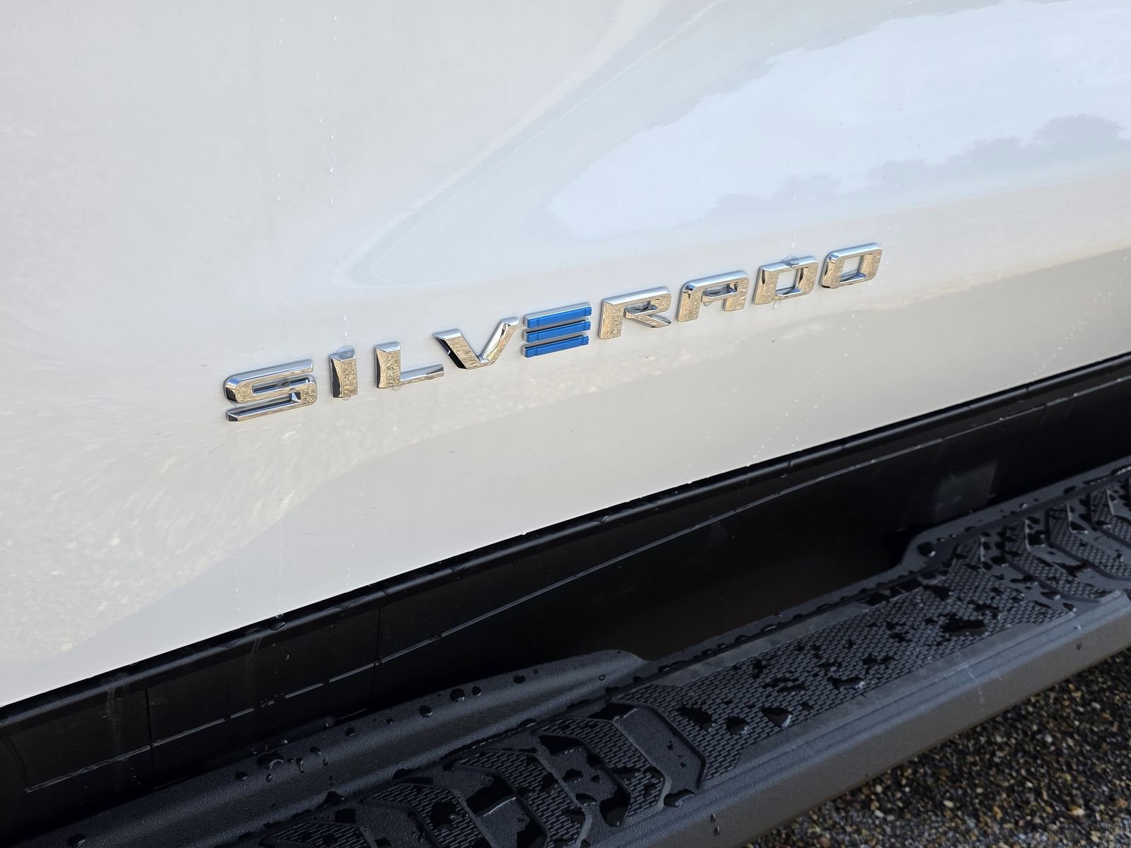 2026 Chevrolet Silverado EV LT - Photo 25