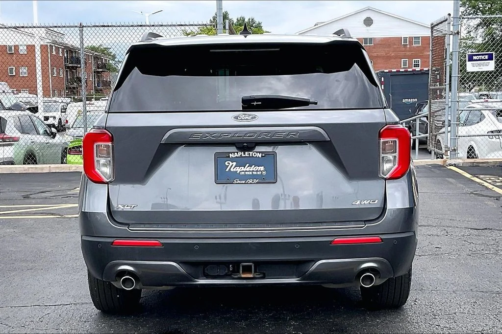 Used 2022 Gray Ford XLT image 3