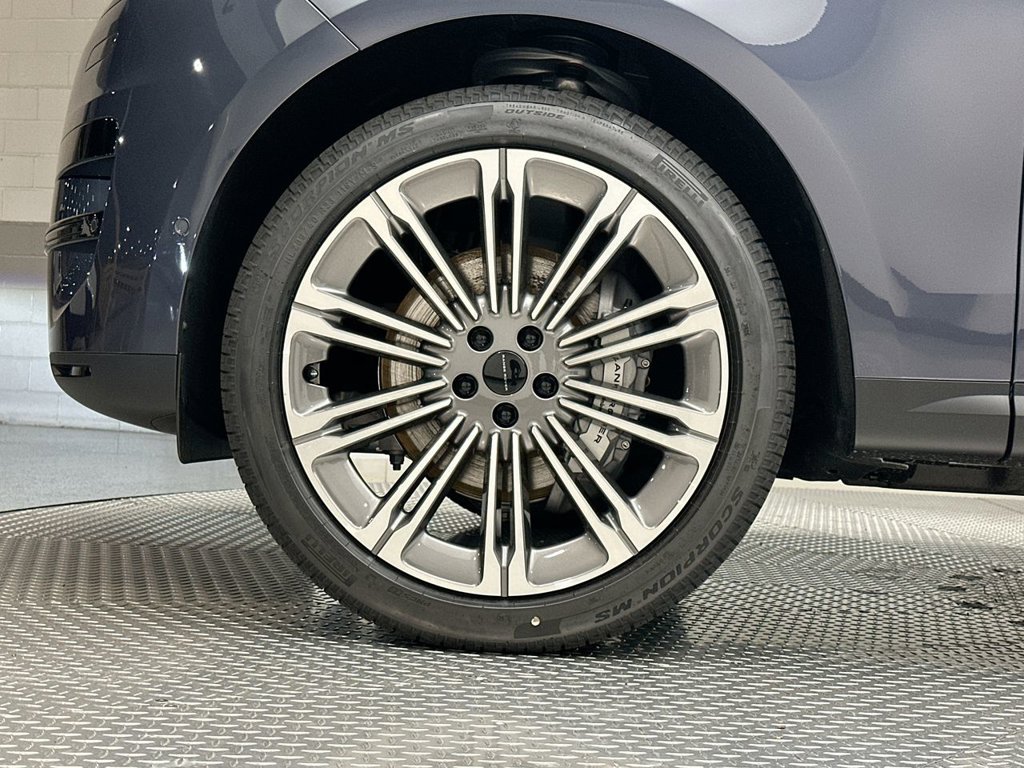 New 2027 Varesine Blue Land Rover SE image 5