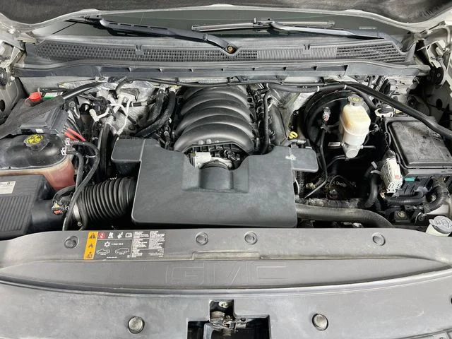Used 2018 Silver GMC Denali image 28