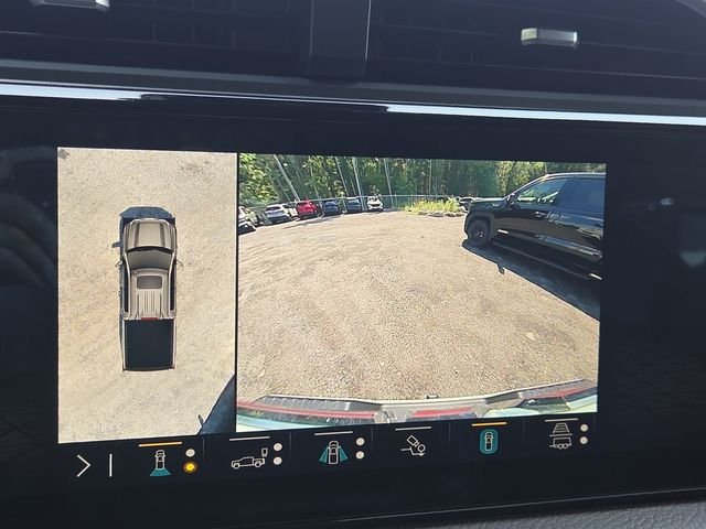 Used 2023 White Frost GMC Denali image 10